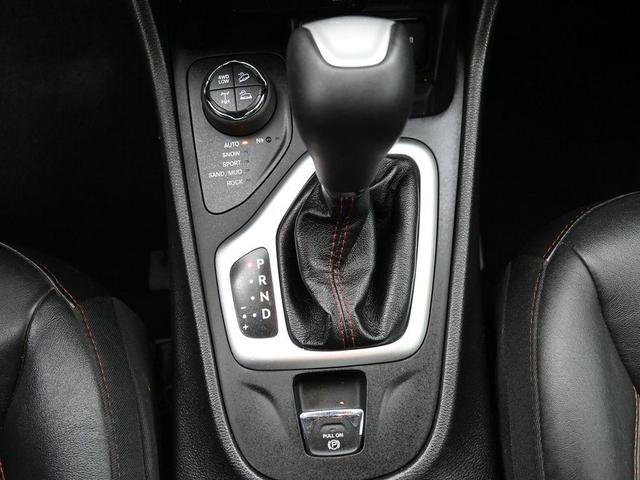 Photo of 2018 Velvet Red Pearlcoat Jeep Cherokee