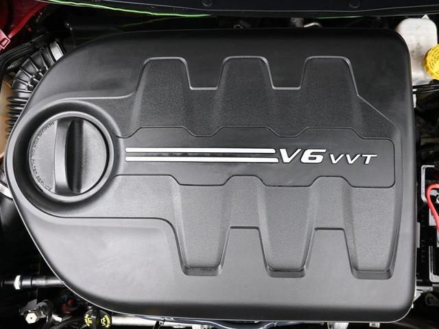 Photo of 2018 Velvet Red Pearlcoat Jeep Cherokee