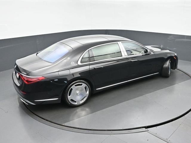 Photo of 2022 Black Mercedes-Benz Maybach S 580