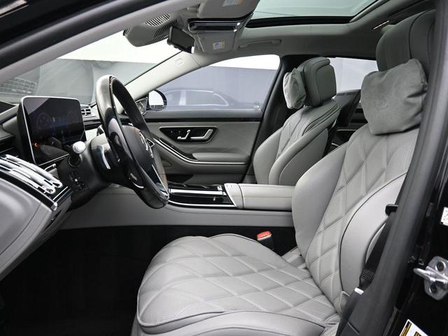 Photo of 2022 Black Mercedes-Benz Maybach S 580