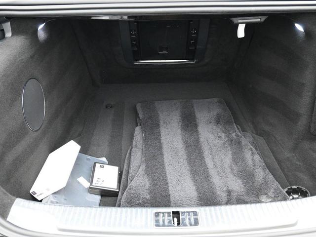 Photo of 2022 Black Mercedes-Benz Maybach S 580