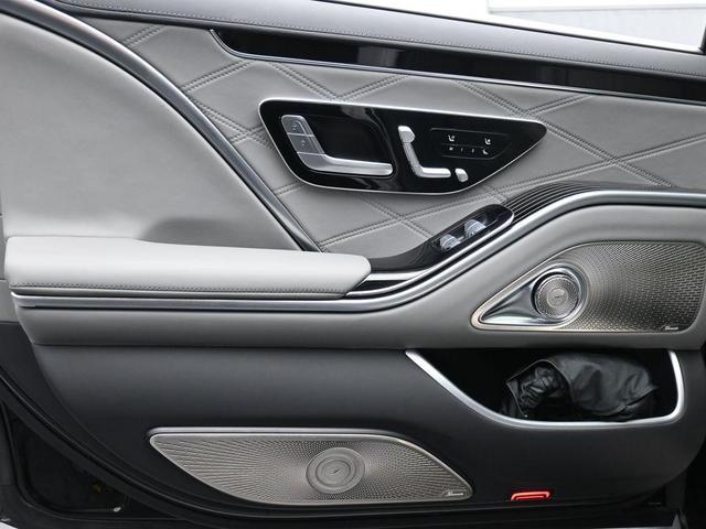Photo of 2022 Black Mercedes-Benz Maybach S 580