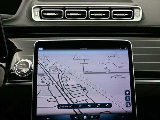 Photo of 2022 Black Mercedes-Benz Maybach S 580