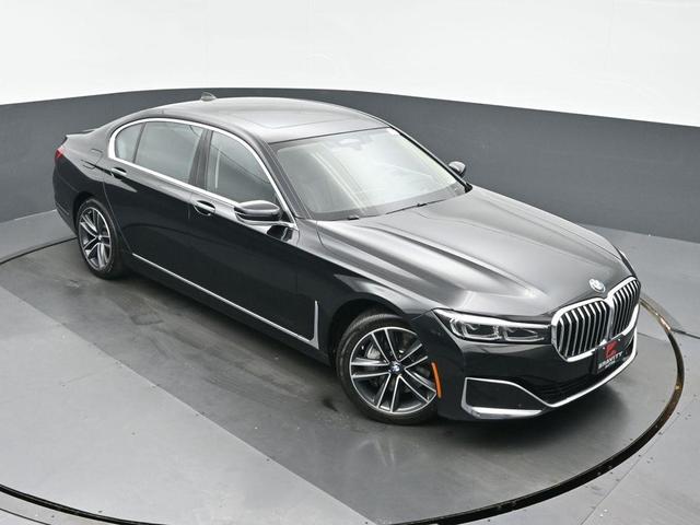 Photo of 2022 Black Sapphire Metallic BMW 750
