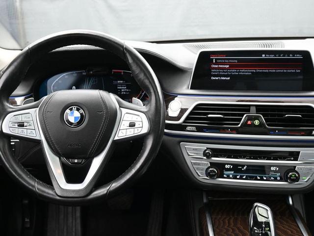 Photo of 2022 Black Sapphire Metallic BMW 750