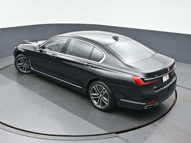 Photo of 2022 Black Sapphire Metallic BMW 750