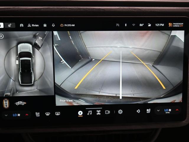 Photo of 2023 LA Silver Rivian R1T