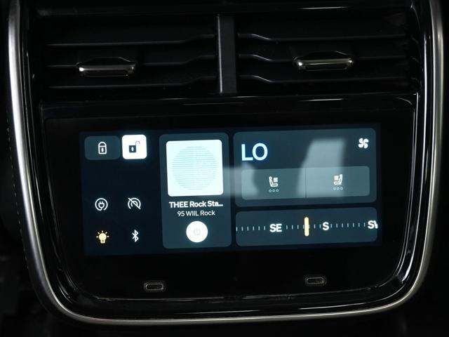 Photo of 2023 LA Silver Rivian R1T