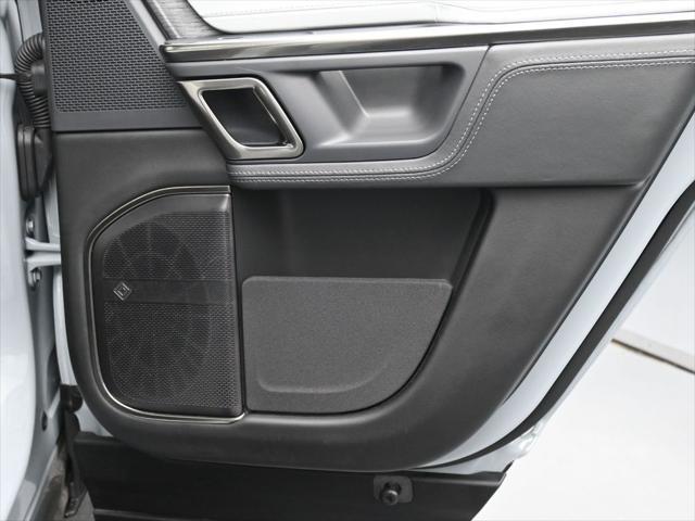 Photo of 2023 LA Silver Rivian R1T