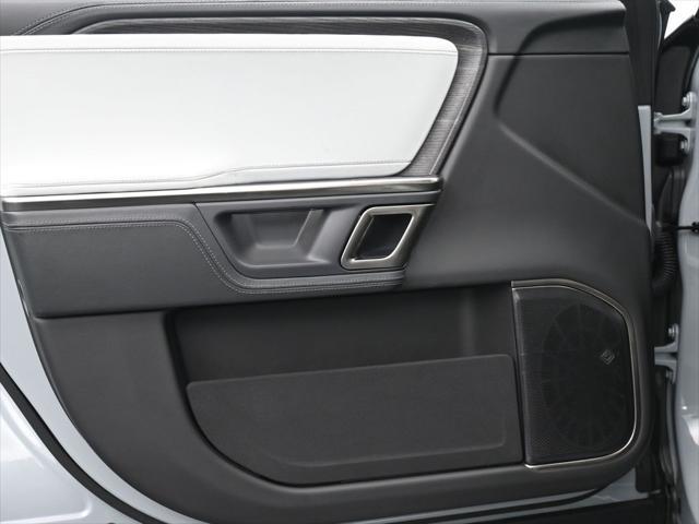 Photo of 2023 LA Silver Rivian R1T