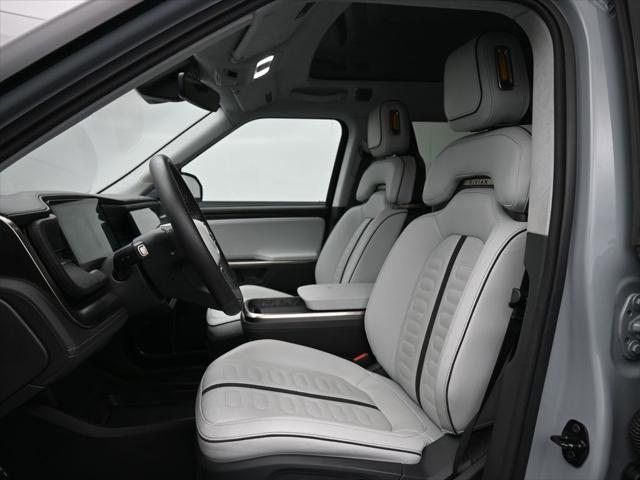 Photo of 2023 LA Silver Rivian R1T