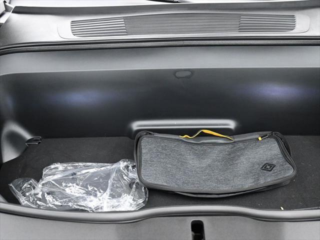 Photo of 2023 LA Silver Rivian R1T