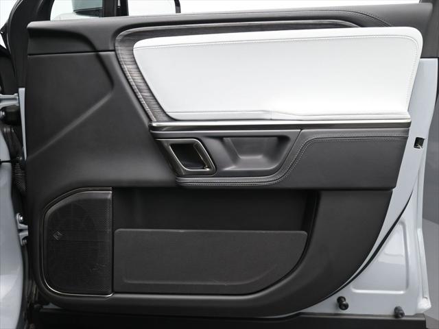Photo of 2023 LA Silver Rivian R1T