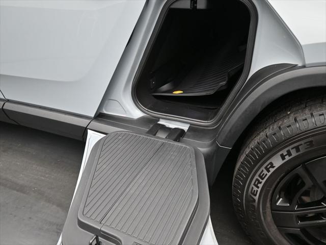Photo of 2023 LA Silver Rivian R1T