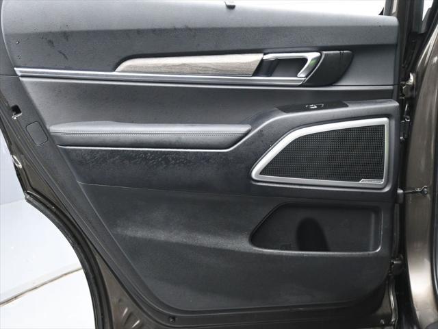 Photo of 2022 Dark Moss Kia Telluride