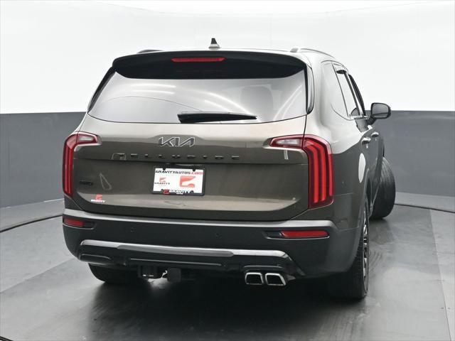 Photo of 2022 Dark Moss Kia Telluride