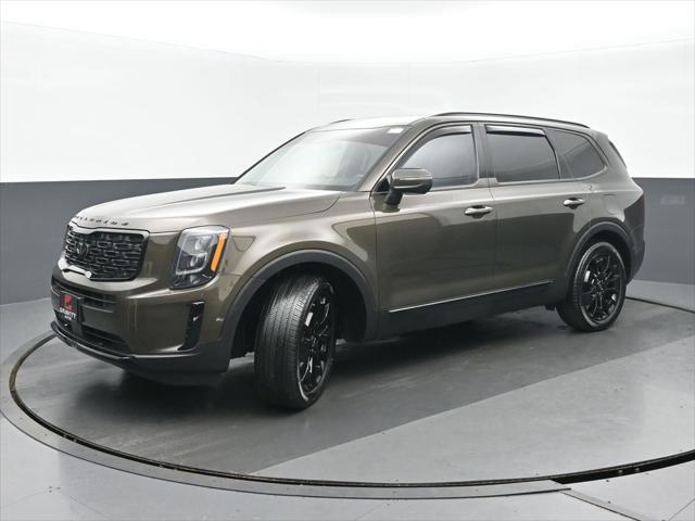 Photo of 2022 Dark Moss Kia Telluride