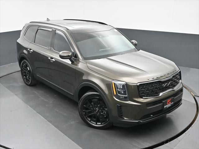 Photo of 2022 Dark Moss Kia Telluride