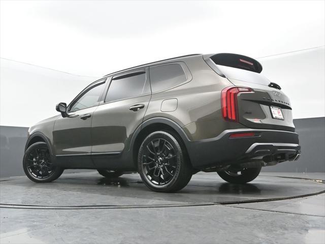Photo of 2022 Dark Moss Kia Telluride