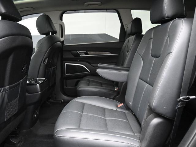 Photo of 2022 Dark Moss Kia Telluride