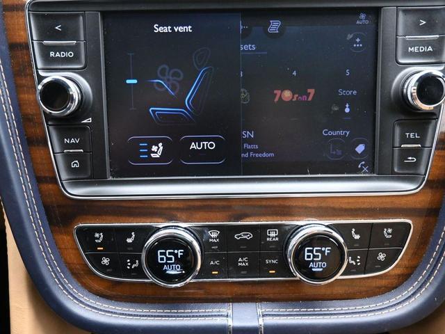 Photo of 2019 Blue Bentley Bentayga