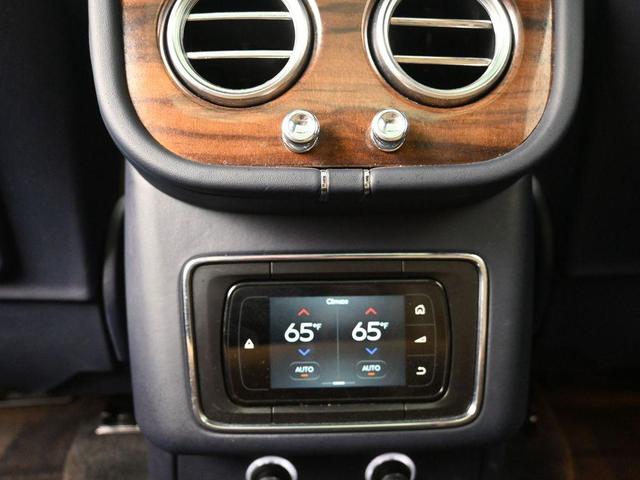 Photo of 2019 Blue Bentley Bentayga