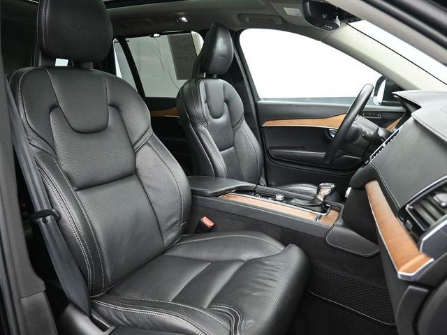 Photo of 2020 Onyx Black Metallic Volvo XC90
