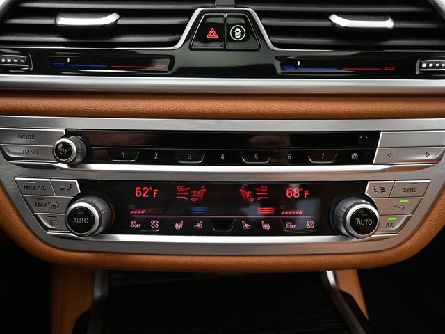 Photo of 2022 Carbon Black Metallic BMW 740