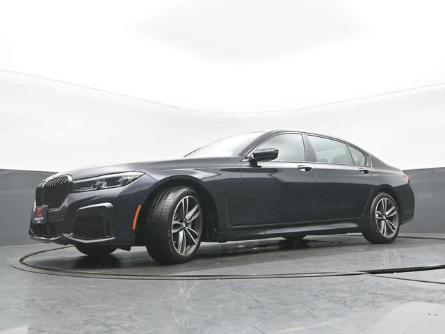 Photo of 2022 Carbon Black Metallic BMW 740