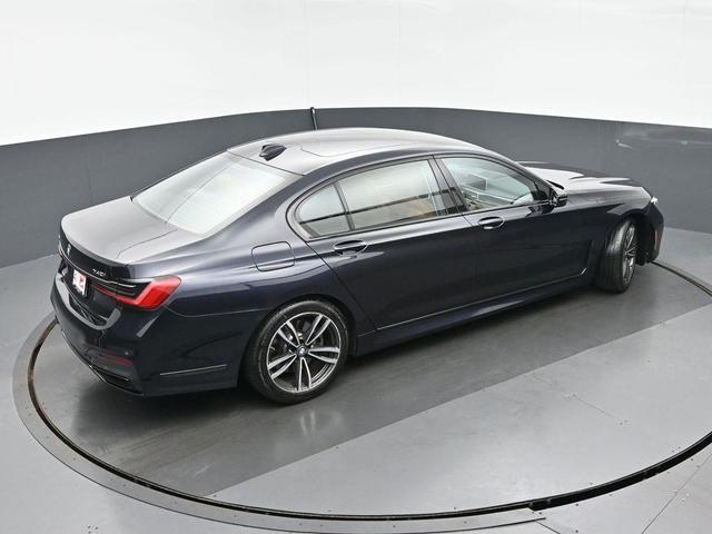 Photo of 2022 Carbon Black Metallic BMW 740