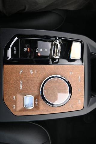 Photo of 2022 Dark Graphite BMW iX