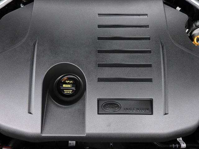 Photo of 2024 White Land Rover Range Rover Sport