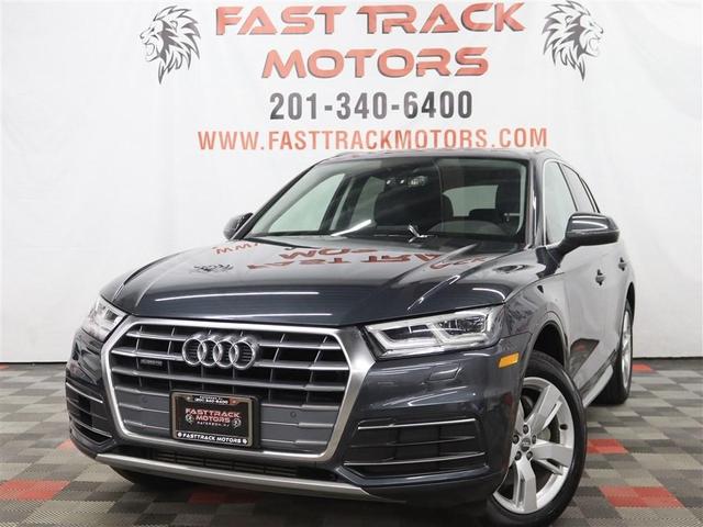 Photo of 2018 Manhattan Gray Metallic Audi Q5