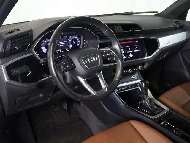 Photo of 2021 WHITE Audi Q3