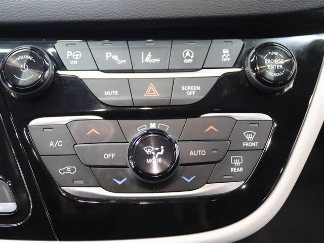 Photo of 2019 Bright White Clearcoat Chrysler Pacifica