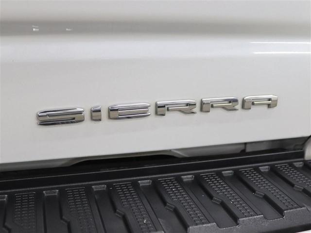 Photo of 2021 White Frost Tricoat GMC Sierra 1500