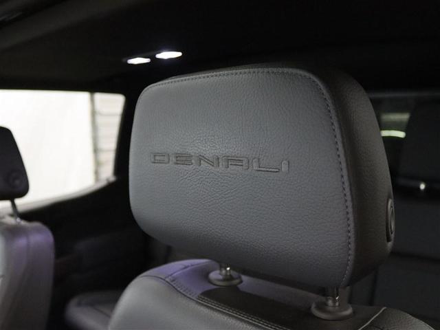 Photo of 2021 White Frost Tricoat GMC Sierra 1500