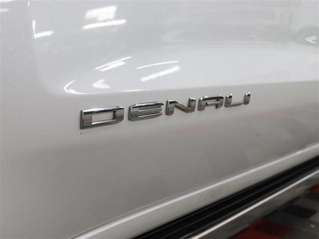 Photo of 2021 White Frost Tricoat GMC Sierra 1500