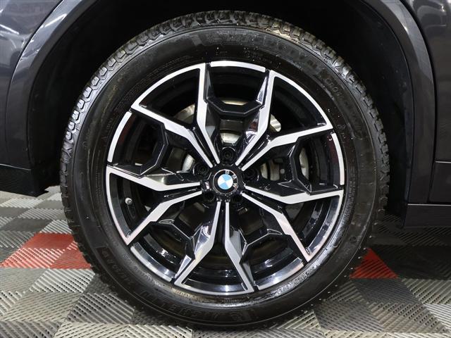 Photo of 2023 GRAY BMW X4