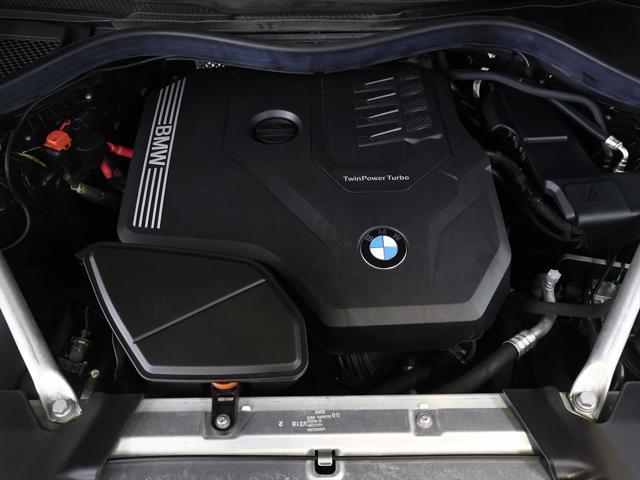 Photo of 2023 GRAY BMW X4