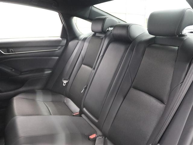 Photo of 2019 Platinum White Pearl Honda Accord
