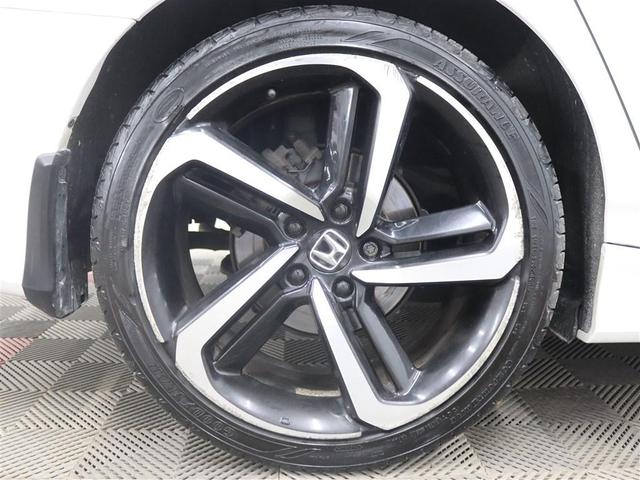 Photo of 2019 Platinum White Pearl Honda Accord