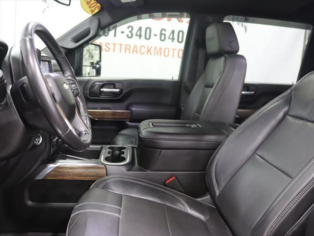 Photo of 2022 WHITE Chevrolet Silverado 2500