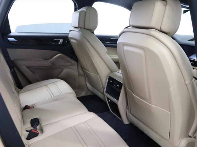 Photo of 2020 BLUE Porsche Cayenne