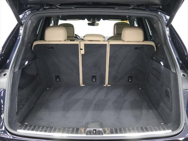 Photo of 2020 BLUE Porsche Cayenne