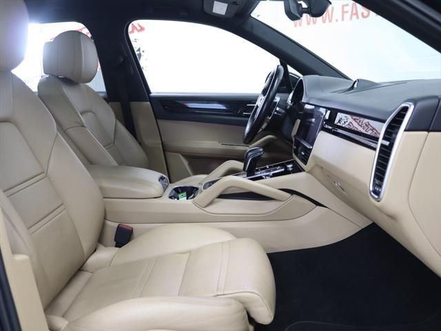 Photo of 2020 BLUE Porsche Cayenne