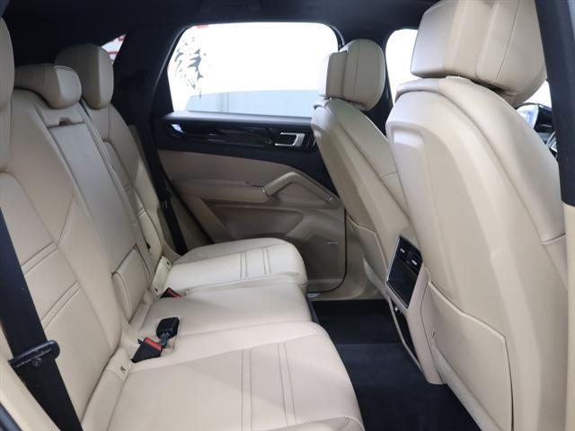 Photo of 2020 BLUE Porsche Cayenne