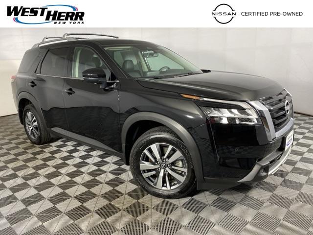 Photo of 2024 Black Nissan Pathfinder
