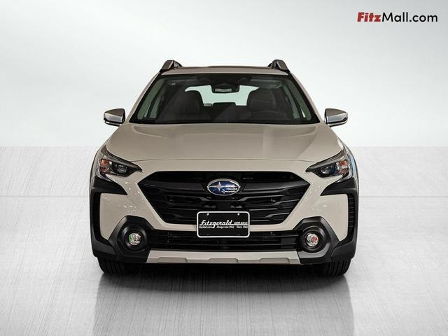 Photo of 2025 White Pearl Subaru Outback
