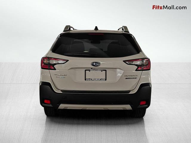 Photo of 2025 White Pearl Subaru Outback